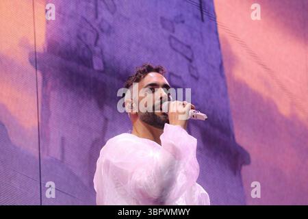 Turin, Italie. 10 juillet 2025. Le chanteur italien Mengoni lors du concert à Turin pendant MENGONI DEGAGI STADI, concert de musique à TURIN, Italie, 09 juillet 2025 crédit : Agence photo indépendante/Alamy Live News Banque D'Images