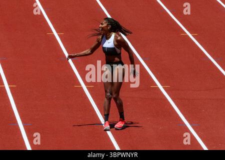 Tara Davis-Woodhall (USA) célèbre après avoir remporté le saut en longueur féminin lors de la 50e Prefontaine Classic au Hayward Field, samedi 5 juillet 2025, à Eugene, Ore. (Tanis Chavez/image du sport) Banque D'Images