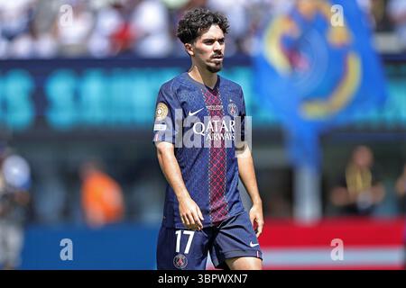 9 juillet 2025 ; East Rutherford, NJ, USA : Vitinha du PSG avant le match entre le PSG et le Real Madrid C.F. pour la demi-finale de la Coupe du monde des clubs FIFA 2025, au MetLife Stadium Banque D'Images