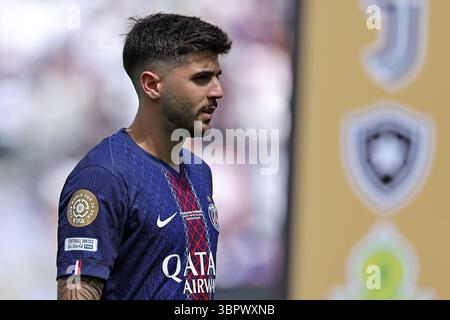 9 juillet 2025 ; East Rutherford, NJ, USA : Lucas Beraldo du PSG avant le match entre le PSG et le Real Madrid C.F. pour la demi-finale de la Coupe du monde des clubs FIFA 2025, au MetLife Stadium Banque D'Images
