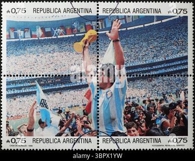 Lot De 2 Fanions Originaux Coupe Du Monde 1986 - France, Argentine, Belgique (Mexique 86)