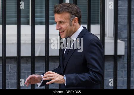 Downing Street, Londres, Royaume-Uni. 10 juillet 2025. Le président de la France, Emmanuel Macron, arrive à Downing Street pour le sommet France-Royaume-Uni. . Crédit : Amanda Rose/Alamy Live News Banque D'Images