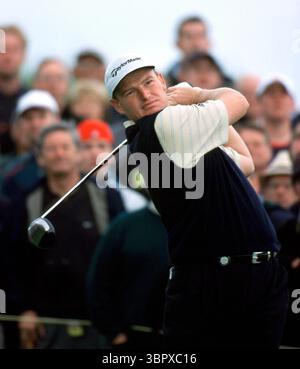 010722/ROYAL LYTHAM ST. ANNES, BLACKPOOL, UK/PHOTO MARK NEWCOMBE/THE OPEN CHAMPIONSHIP ERNIE ELS OPEN 2001 ROYAL LYTHAM ST. ANNES GOLF CLUB, BLACKPOOL, LANCASHIRE, Royaume-Uni JUILLET 2001 crédit photo : Mark Newcombe / visions in Golf L'Open Championship 2001, la 130e édition de la plus ancienne majeure du golf, s'est tenue du 19 au 22 juillet 2001 au Royal Lytham & St Annes Golf Club à Lytham St Annes, Angleterre. Banque D'Images