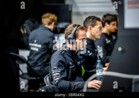 Berlin, Allemagne. 10 juillet 2025. Lors de l'ePrix de Berlin, 13e et 15e manche du Championnat du monde ABB FIA de formule E 2024-25, sur le Tempelhof Airport Street circuit du 11 au 13 juillet 2025 à Berlin, Allemagne - photo Paulo Maria/DPPI crédit : DPPI Media/Alamy Live News Banque D'Images