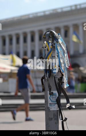 Juillet 2014 à Kiev (Kiev). La révolution de la dignité/Euromaïdan/Maidan continue dans les rues. Mémoriaux, barricades incendiées, campements subsistent. Banque D'Images