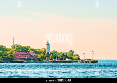 Situé sur le pouce du Michigan, le phare de Fort Gratiot marque l'entrée de la rivière St clair depuis le lac Huron et a été construit en 1825. Banque D'Images