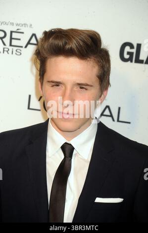 10 novembre 2015, Manhattan, New York, États-Unis d'Amérique : NEW YORK, NY - 09 NOVEMBRE : Brooklyn Beckham assiste au 25e anniversaire des prix femmes de l'année de Glamour au Carnegie Hall le 9 novembre 2015 à New York....personnes : Brooklyn Beckham. (Crédit image : © SMG via ZUMA Wire) Banque D'Images