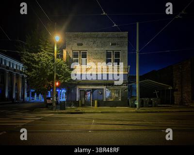 10 juillet 2020, Memphis, Tennessee, USA : Earnestine et Hazels le 10 juillet 2020. De nombreux bars et restaurants du centre-ville de Memphis ont été fermés en raison de préoccupations liées à la pandémie de COVID-19. 16 propriétaires de bars qui ont été fermés la semaine dernière en raison de préoccupations au sujet de la propagation du COVID-19Ãs ont poursuivi le département de la santé du comté de Shelby en vue d’annuler la directive. Les poursuites intentées devant le tribunal de district des États-Unis à Memphis le lundi 13 juillet, soutiennent que la directive du ministère de la santé distingue injustement les bars et les restaurants à service limité pour la mesure d'exécution. (Crédit image : © Karen Focht/ZUMA Wire) Banque D'Images