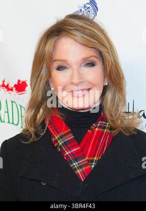 29 novembre 2015 - Hollywood, Californie, États-Unis - Deidre Hall assiste au défilé de Noël Hollywood le 29 novembre 2015 sur Hollywood Boulevard à Hollywood, Californie. (Crédit image : © T. Lowe/ZUMA Wire) Banque D'Images