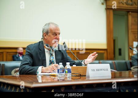 21 juillet 2020, Washington, District of Columbia, États-Unis : Ian Brownlee, le secrétaire adjoint principal, Bureau des affaires consulaires, Département d'État des États-Unis comparaît devant une Commission des affaires étrangères de la Chambre des États-Unis entendant « les affaires consulaires et la crise du COVID-19 : évaluation de la réponse du Département d'État à la pandémie dans le bâtiment des bureaux de Rayburn House sur Capitol Hill à Washington, DC., mardi 21 juillet 2020 (crédit image : © Rod Lamkey/CNP via ZUMA Wire) Banque D'Images