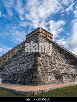 15 janvier 2019, Chichen Itza, Yucatan, Mexique : El Castillo ou Temple de Kukulkan est la plus grande pyramide dans les ruines de la grande ville maya de Chichen Itza, Yucatan, Mexique. La ville préhispanique de Chichen-Itza est classée au patrimoine mondial de l'UNESCO. (Crédit image : © Jon G. Fuller/VW pics via ZUMA Wire) Banque D'Images