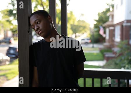 17 octobre 2016, Chicago, il, États-Unis : Tavon Tanner, 13, à son domicile du côté nord-ouest le mercredi 7 août 2019. La fusillade de Tavon en 2016 façonne toujours la vie de la famille, et son corps souffre encore parfois des dommages nerveux causés par la balle. (Crédit image : © TNS via ZUMA Wire) Banque D'Images