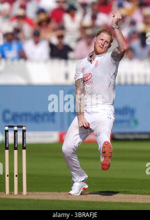 L'Angleterre Ben Stokes bowling le deuxième jour du troisième Rothesay Men's test à Lord's, Londres. Date de la photo : vendredi 11 juillet 2025. Banque D'Images