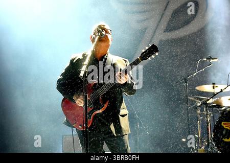 Québec, Canada. 10 juillet 2025. Black Francis des Pixies se produit au Festival d'été de Québec le 10 juillet 2025 à Québec, Québec. Photo : Casey Flanigan / Sipa USA crédit : Sipa USA / Alamy Live News Banque D'Images