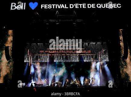 Québec, Canada. 10 juillet 2025. Hozier se produit lors du jour 8 du Festival d'été de Québec 2025. Crédit : SOPA images Limited/Alamy Live News Banque D'Images