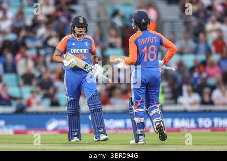 Shafali Verma de l'Inde célèbre un quatre lors de la 3ème Vitality IT20 England Women vs India Women au Kia Oval, Londres, Royaume-Uni, 4 juillet 2025 (photo par Alfie Cosgrove/News images) Banque D'Images