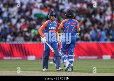 Shafali Verma de l'Inde célèbre un quatre lors de la 4ème Vitality IT20 England Women vs India Women à Old Trafford, Manchester, Royaume-Uni, le 9 juillet 2025 (photo par Alfie Cosgrove/News images) Banque D'Images