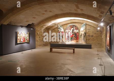 Ségovie, Espagne - 3 mars 2025 : art religieux exposé dans les galeries de la cathédrale de Ségovie Banque D'Images