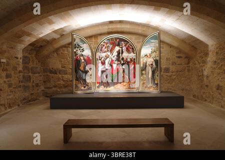 Ségovie, Espagne - 3 mars 2025 : art religieux exposé dans les galeries de la cathédrale de Ségovie Banque D'Images