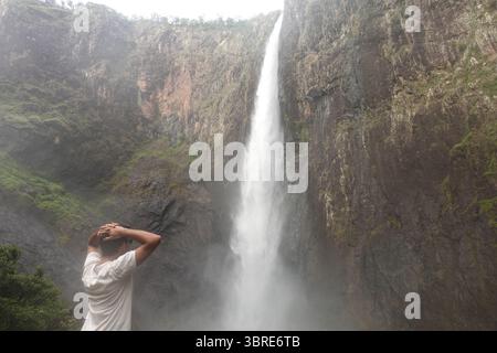 Wallaman Falls, la plus haute cascade d'australie Banque D'Images