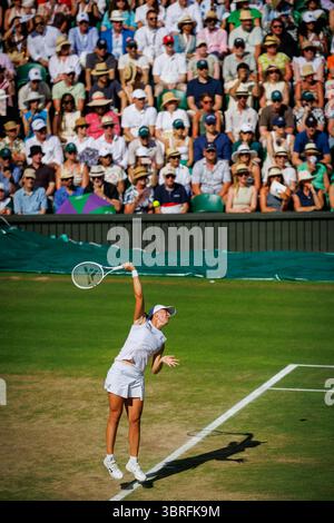 Londres, Royaume-Uni. 12 juillet 2025. IgA Swiatek (POL) lors de la finale des femmes contre Amanda Anisimova (USA) au Championnat de Wimbledon au All England Lawn Tennis & Croquet Club, Londres le samedi 12 juillet 2025. Photo de Patrick Hamilton/Sipa USA) crédit : Sipa USA/Alamy Live News Banque D'Images
