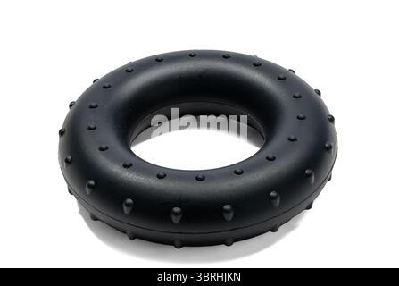 Poignée annulaire noire. Anneau de préhension ergonomique avec surface surélevée pour l'entraînement en résistance. Conception durable pour les entraînements des mains et des doigts. Banque D'Images