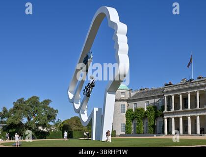L'exposition en marge de Goodwood House pendant le Goodwood Festival of Speed à Goodwood, West Sussex, Royaume-Uni. 12 juillet 2025. Crédit : LFP/Alamy Live News Banque D'Images