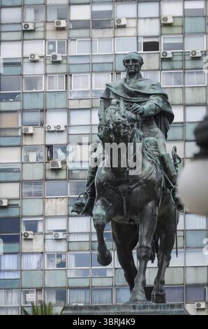 MONTEVIDEO, URUGUAY - Dezember 29, 2023 : Monument à Jose Artigas, Plaza Independencia, célèbre place de la ville Banque D'Images