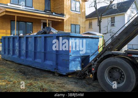 Bennes à déchets Conteneur de recyclage en pied avec des conteneurs à déchets trash sur l'écologie et l'environnement Banque D'Images