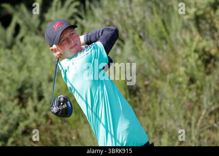 Jimmy Mullen sur le 2ème tee de son match contre le joueur américain Denny McCarthy The Walker Cup 2015 Royal Lytham est Annes GC, Lancashire UK. . La Walker Cup 2015 était la 45e édition de la compétition biennale de golf amateur entre des équipes de Grande-Bretagne et d'Irlande (GB&I) et des États-Unis. Organisé du 12 au 13 septembre 2015 au Royal Lytham & St Annes Golf Club dans le Lancashire, en Angleterre, l'événement est remarquable pour la performance dominante de GB&I. Banque D'Images