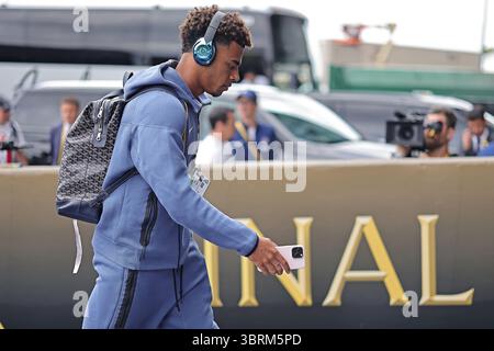 East Rutherford, États-Unis. 12 juillet 2025. Desire Doue, du PSG, arrive au stade avant le match entre le Chelsea FC et le PSG pour la finale de la Coupe du monde des clubs de la FIFA 2025, au MetLife Stadium à East Rutherford, États-Unis, le 12 juillet 2025. Photo : Heuler Andrey/DiaEsportivo/Alamy Live News crédit : DiaEsportivo/Alamy Live News Banque D'Images