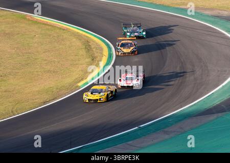 Sao Paulo, Brésil. 13 juillet 2025. SAO PAULO, BRÉSIL - 13 JUILLET : voitures en action lors du Championnat du monde FIA d'Endurance 6 heures de Sao Paulo 2025 à Autódromo José Carlos Pace le 13 juillet 2025, à Sao Paulo, Brésil. (Photo de Leandro Bernardes/PxImages) crédit : Px images/Alamy Live News Banque D'Images