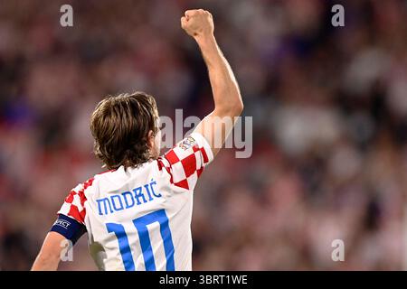 Rotterdam, Olanda. 14 juin 2023. Foto Fabio Ferrari/LaPresse 14 Giugno 2023 - Rotterdam, Paesi Bassi - sport, calcio - Olanda vs Croazia - UEFA Nations League - demi-finale - Stadion Feijenoord 'de Kuip'-Rotterdam. Nella foto : esultanza Luka Modric (Croatie) 14 juin 2023 Rotterdam, Olanda - sport, calcio - pays-Bas vs Croatie - UEFA Nations League - demi-finale - Stadion Feijenoord 'de Kuip'-Rotterdam. Sur la photo : célèbre Luka Modric ( Croatie) crédit : LaPresse/Alamy Live News Banque D'Images