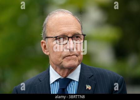 25 septembre 2020, Washington, District of Columbia, États-Unis : le directeur du Conseil économique national Larry Kudlow s'adresse aux journalistes sur l'allée nord de la Maison Blanche à Washington, DC le vendredi 25 septembre 2020 (image crédit : © Alex Edelman/CNP via ZUMA Wire) Banque D'Images