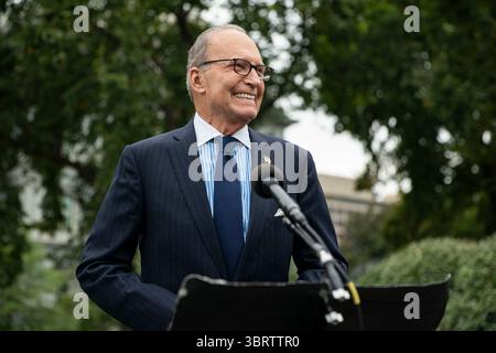 25 septembre 2020, Washington, District of Columbia, États-Unis : le directeur du Conseil économique national Larry Kudlow s'adresse aux journalistes sur l'allée nord de la Maison Blanche à Washington, DC le vendredi 25 septembre 2020 (image crédit : © Alex Edelman/CNP via ZUMA Wire) Banque D'Images
