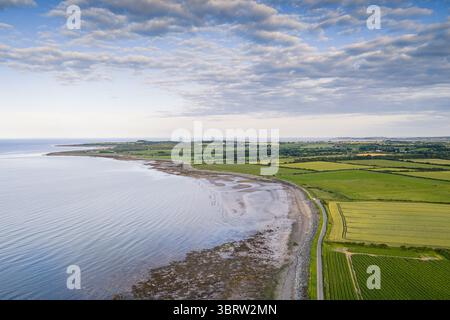 Vol de Nice au-dessus de la jetée de Salterstown, Annagassan, comté de Louth, République d'Irlande Banque D'Images