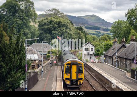 Train 158722 - Blair Atholl Station, Perthshire, Écosse, Royaume-Uni. Banque D'Images