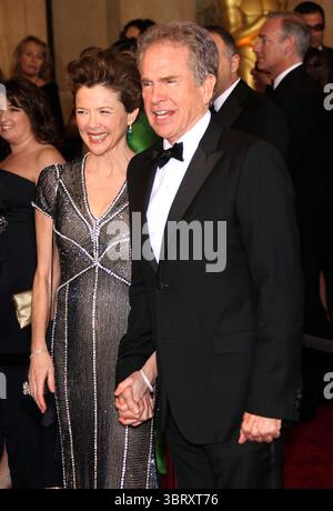 Annette Bening et son mari Warren Beatty à la 83e cérémonie des Oscars à Hollywood, Los Angeles - 27 février 2011 Banque D'Images