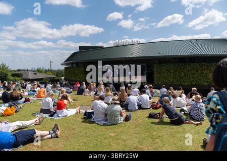 Londres, Royaume-Uni. 08 juillet 2025. LONDRES, ROYAUME-UNI - 8 JUILLET : la colline pendant le neuvième jour des Championnats Wimbledon 2025 au All England Lawn Tennis and Croquet Club le 8 juillet 2025 à Londres, Royaume-Uni. (Photo de Marleen Fouchier/Agence BSR) crédit : Agence BSR/Alamy Live News Banque D'Images
