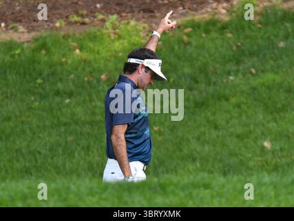 Jeudi 21 juin 2018 : Bubba Watson points est parti après un tir de tee errant sur le 15ème trou lors de la ronde d'ouverture du Travelers Golf Championship à TPC River Highlands à Cromwell, Connecticut. Gregory Vasil/CSM(image de crédit : &copy ; Gregory Vasil/CSM via ZUMA Wire) Banque D'Images