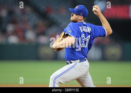 21 juin 2018 : Joe Biagini (31), lanceur en relief des Blue Jays de Toronto, lance un match en relief pour Toronto entre les Blue Jays de Toronto et les Los Angeles Angels of Anaheim, Angel Stadium à Anaheim, CA, photographe : Peter Joneleit(crédit image : &copy ; Peter Joneleit/CSM via ZUMA Wire) Banque D'Images