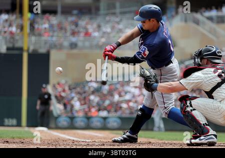 23 juin 2018 - Minneapolis, Minnesota, États-Unis - les Texas Rangers Shin-Soo Choo doublent contre les Minnesota Twins, en pilotant en deux manches lors de la deuxième manche, le samedi 23 juin 2018, au Target Field de Minneapolis. Les Rangers ont gagné, 9-6. (Crédit image : © David Joles/TNS via ZUMA Wire) Banque D'Images
