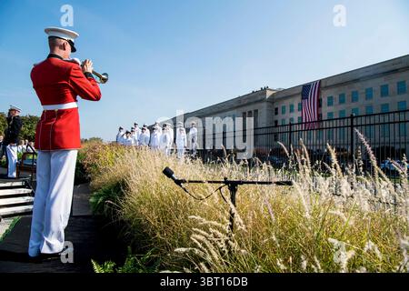 11 septembre 2019 - District of Columbia, Washington, États-Unis - Un joueur de bugler joue DES ROBINETS pendant le Pentagone, le 11 septembre au Pentagone Memorial, Washington D.C. le 11 septembre 2019. (Crédit image : © DoD/ZUMA Wire/ZUMAPRESS.com) Banque D'Images