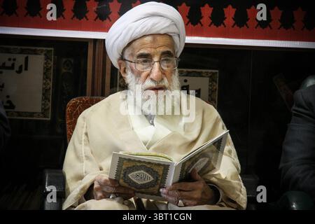 6 octobre 2015, Téhéran, IRAN : le président de l'Assemblée des experts, Ahmad Jannati, est vu à la mosquée universitaire de Téhéran, Iran. (Crédit image : © Rouzbeh Fouladi/ZUMA Wire) Banque D'Images