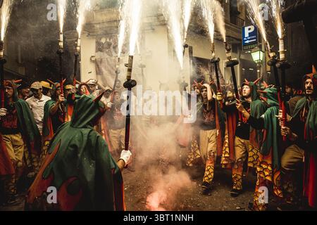 14 septembre 2019, Sitges, Catalogne, Espagne : 'Correfocs' (coureurs de feu) feu d'artifice pendant la petite 'Festa Major' de Sitges, 'Santa Tecla' (crédit image : © Matthias Oesterle/ZUMA Wire) Banque D'Images