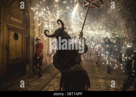 14 septembre 2019, Sitges, Catalogne, Espagne : 'Correfocs' (coureurs de feu) feu d'artifice pendant la petite 'Festa Major' de Sitges, 'Santa Tecla' (crédit image : © Matthias Oesterle/ZUMA Wire) Banque D'Images
