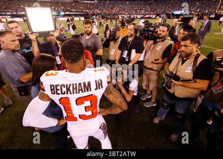 Le 16 septembre 2019, le receveur Wide des Browns de Cleveland Odell Beckham Jr. (13 ans) est interviewé après le match NFL entre les Browns de Cleveland et les jets de New York au MetLife Stadium à East Rutherford, New Jersey. Christopher Szagola/CSM(image de crédit : &copy ; Chris Szagola/CSM via ZUMA Wire) Banque D'Images