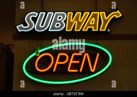 20 septembre 2019, Shanghai, Shanghai, Chine : logo du métro vu à Shanghai. Une franchise de restauration rapide américaine. (Crédit image : © Alex Tai/SOPA images via ZUMA Wire) Banque D'Images