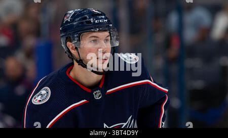 17 septembre 2019 : le défenseur des Blue Jackets de Columbus Andrew Peeke (2) lors d'un match de pré-saison entre les Sabres de Buffalo et les Blue Jackets de Columbus au Nationwide Arena le 17 septembre 2019 à Columbus, OHIO. Adam Lacy/CSM(image de crédit : &copy ; Adam Lacy/CSM via ZUMA Wire) Banque D'Images