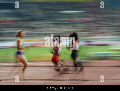 27 septembre 2019 : Winfred Mutile Yaviof Bahrain Hyvin Kiyeng du Kenya lors du 17e match des Championnats du monde d'athlétisme de l'IAAF entre et le 1er jour au stade Khalifa à Doha, Qatar. Ulrik Pedersen/CSM.(image de crédit : &copy ; Ulrik Pedersen/CSM via ZUMA Wire) Banque D'Images